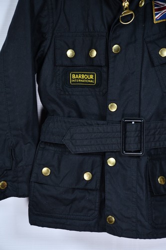 Chaqueta de cera Barbour International Union Jack para niños XS edad 4/5 negra - Imagen 10 de 14