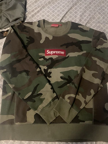 Grande boîte camouflage suprême logo col rond