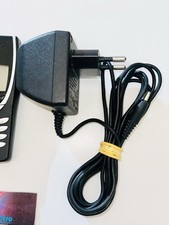 Téléphone GSM Nokia 8210 - Bleu Unlocked chargeur + Batterie