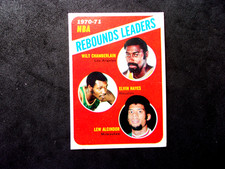 1971-72 TOPPS #142 LEADERS LEW ALCINDOR..CHAMBERLAIN..HAYES..CHIP ON BOTTOM EDGE