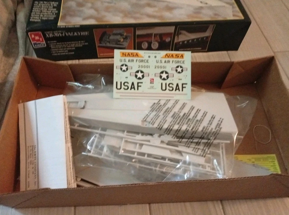 1:72 AMT ERTL XB-70A-1 VALKYRIE sealed - Immagine 2 di 2