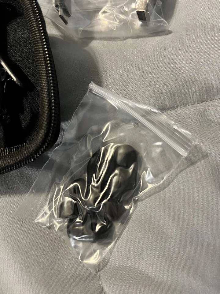 SoundPEATS Q11 Auriculares Inalámbricos ROJO Negro Estuche con Soporte con Cremallera Foto 4 de 4