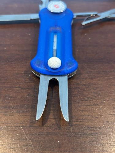 Victorinox Swiss Army Golf Tool Folding Pocket Divot Tool Ball Marker Blue A3374 - Picture 2 of 10
