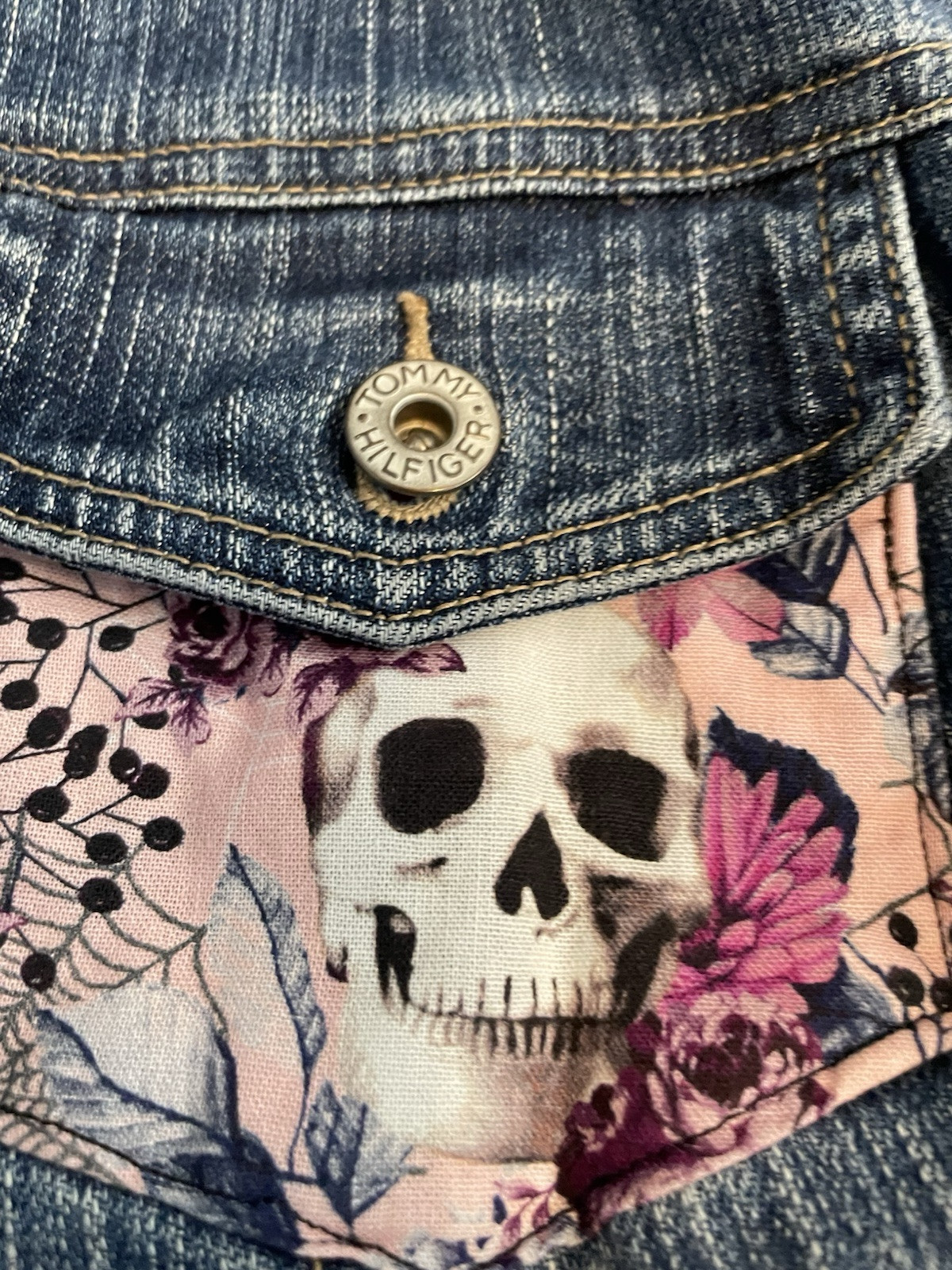 TOMMY HILFIGER Women Sz L Custom Denim Jacket Pink Skull Floral Spider Web image 7