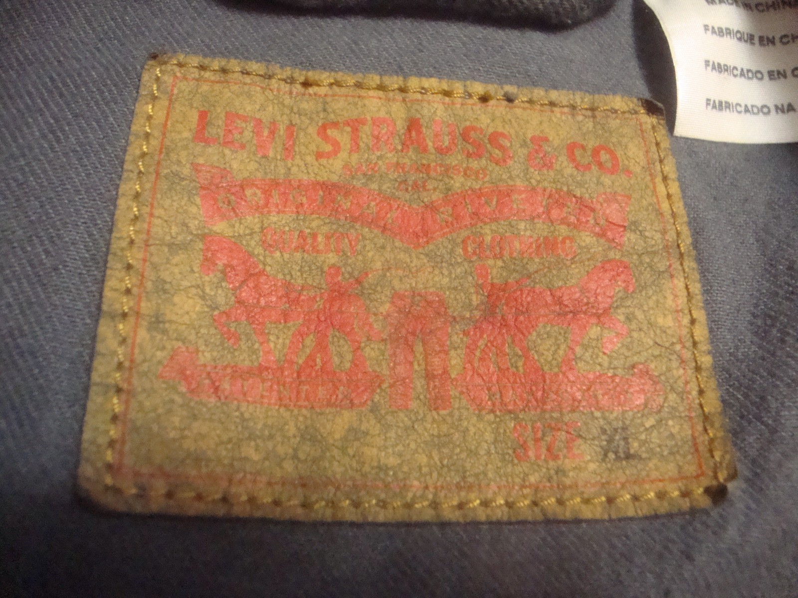 Men’s Levi Strauss red tab gray/blue heavy denim trucker jacket Size XL