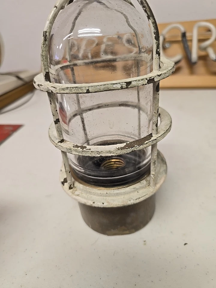 Auténtico mamparo vintage montado en poste de hierro y latón para barco náutico marino Foto 4 de 4