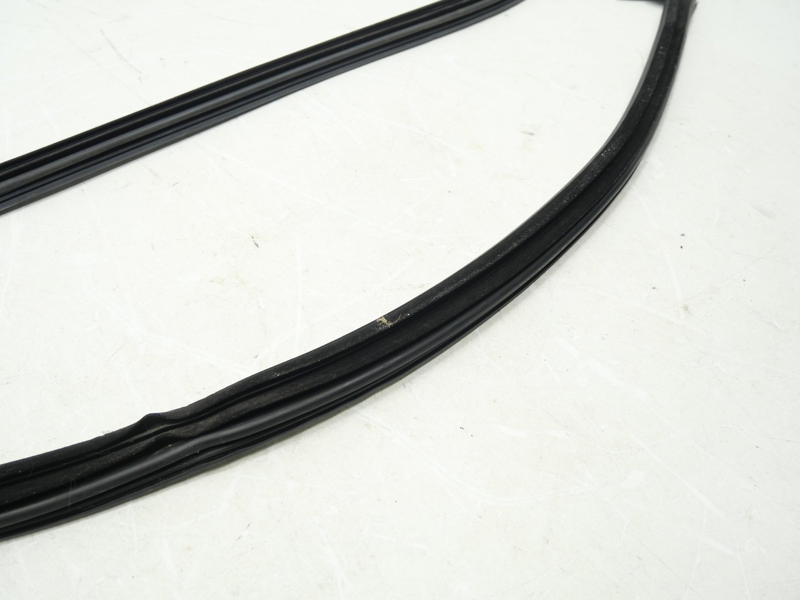Used Door Molding Weather Strip Seal Driver/Passenger 2016-2021 McLaren 570S OEM