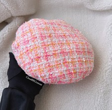 Auth Chanel 19C Runway Pink Tweed CC logo Beret -Size. M