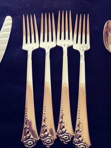 Oneida Damask Rose Heirloom Sterling Silverware Service for 4 - 30 Pieces - Picture 5 of 12