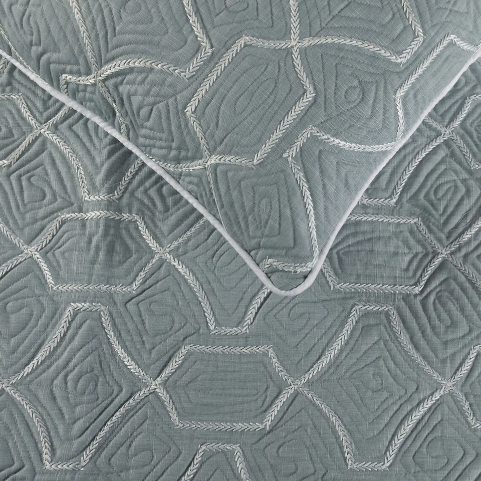 Decorative Queen Bed Runner Blue Gray, Quilted Embroidery Linen - Atmosphere - Image 3 of 4