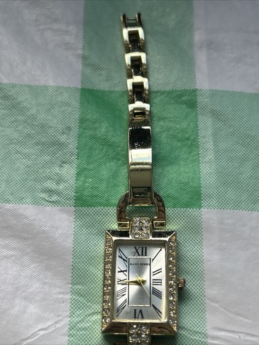 Alexis Bendel Gold Tone Rhinestone Bezel Women’s Tank Watch - 第 3/12 張圖片