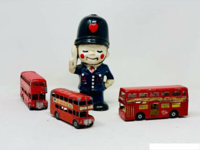 LOTE DE JUGUETES INGLESES ANTIGUOS