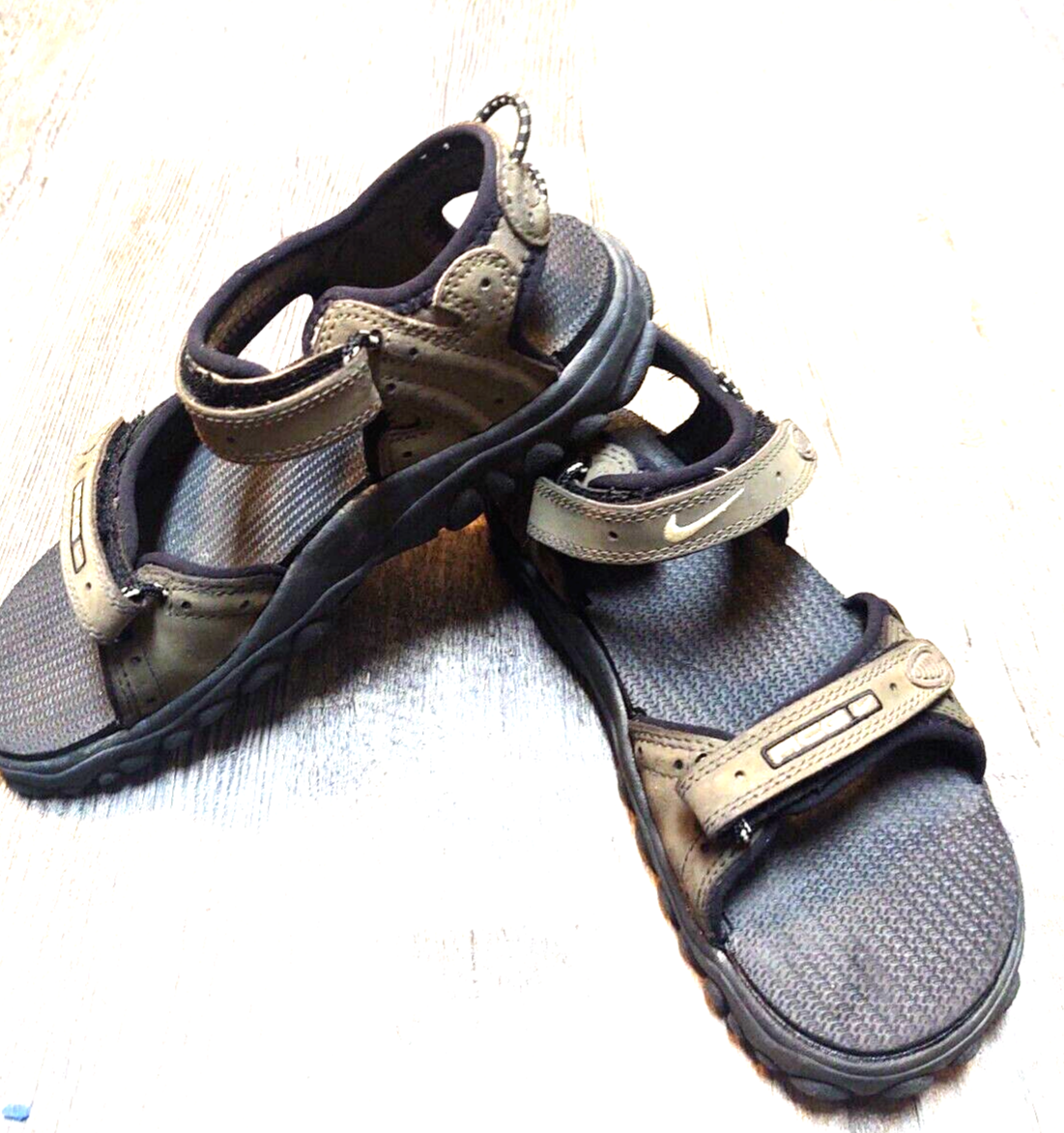 Nike ACG Size 7 Hiking Outdoor Sandals Brown Adjustable  display picture 2