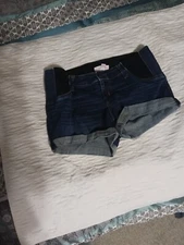 NWOT Midi Maternity Jean Shorts W/ Expandable Side Panels 8/29 Ingrid & Isabel