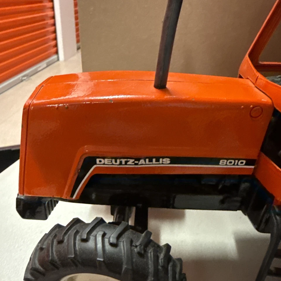 ERTL Allis Chalmers 8010 Tractor - Image 2 of 4