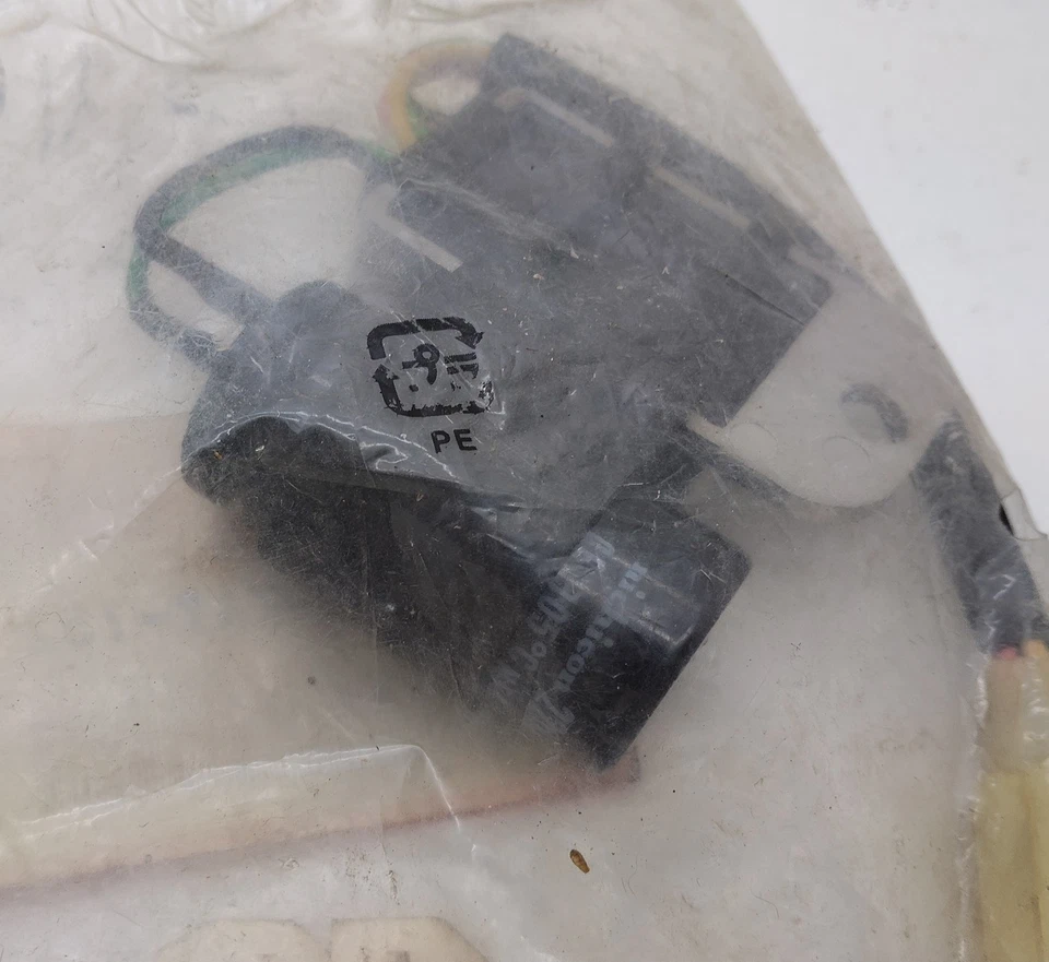 Honda XR250R XR200R TLM50 Rectifier Regulator 31600-KA2-752.Genuine.Nos.NEW - Image 2 of 3