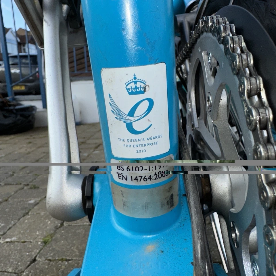 Brompton M6L Folding Bike Barely Used., photo 3 of 5