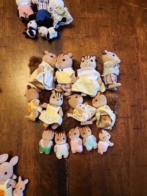 Huge Lot Calico Critters!  12 seperate families! Tree house, Restaurant, Market!