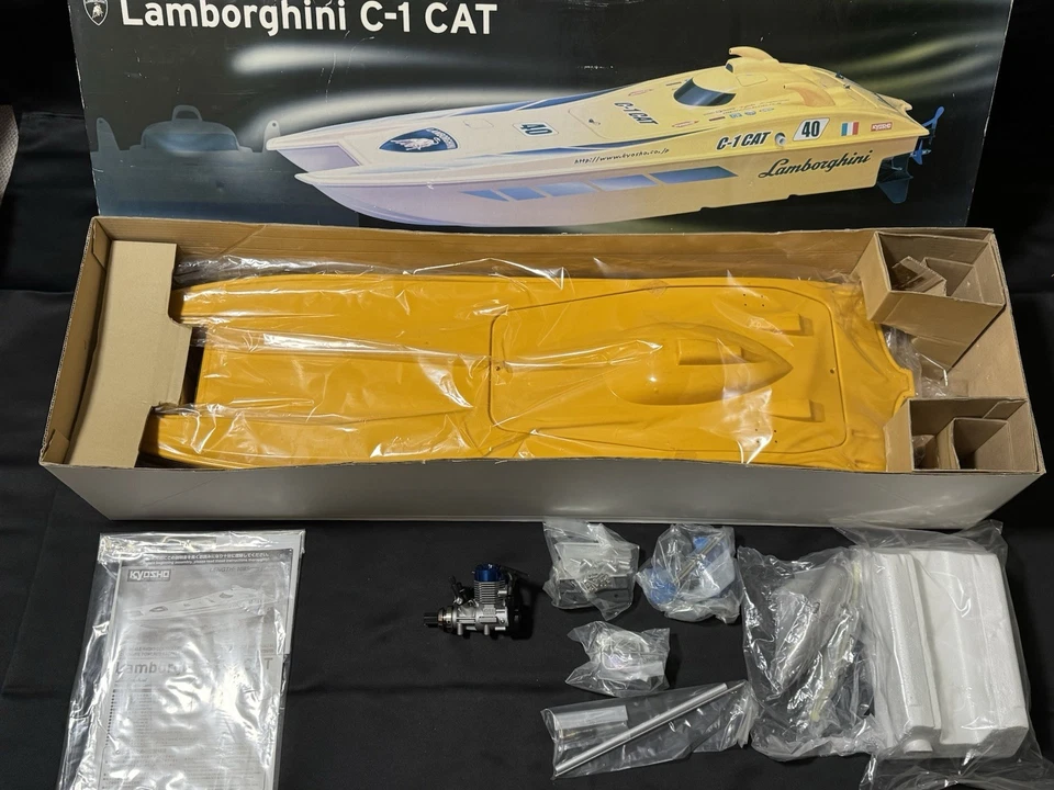 Vintage Kyosho RC BOAT Lamborhini C-1 CAT 21 Nitro Motor incluido escala 1/14 - Imagen 2 de 4