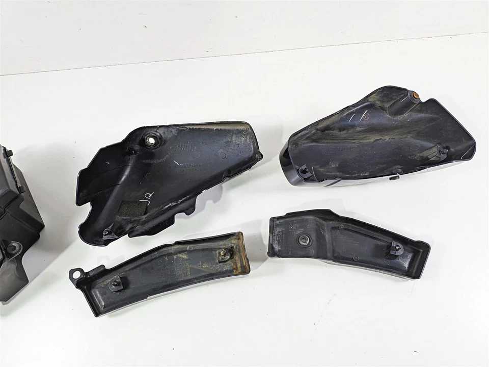 2006 Suzuki VL800 C50 Boulevard Left Right Side Covers 47110-41F81 47210-41F80 - Image 2 of 4