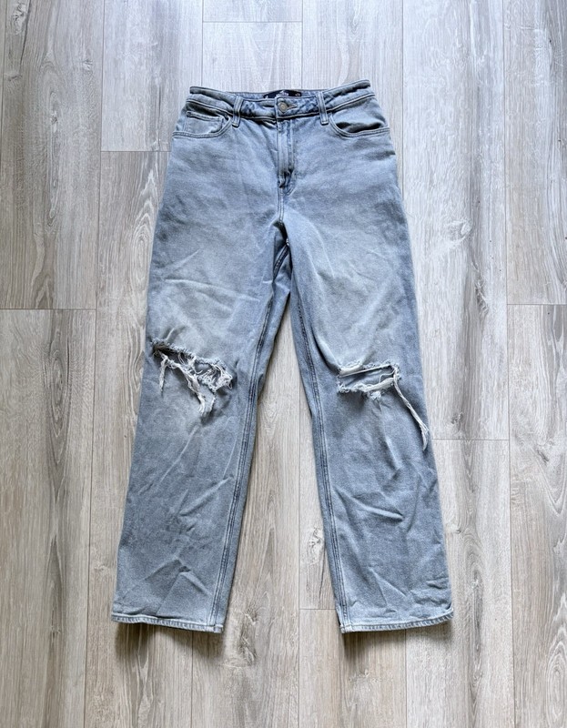 Hollister Ultra High-Rise Dad Jeans