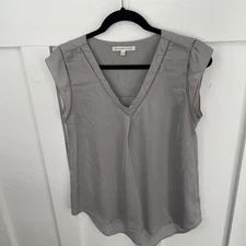 Women’s Danielrainn Gray V Neck Blouse-Small-Flutter Sleeve-stitching Detail