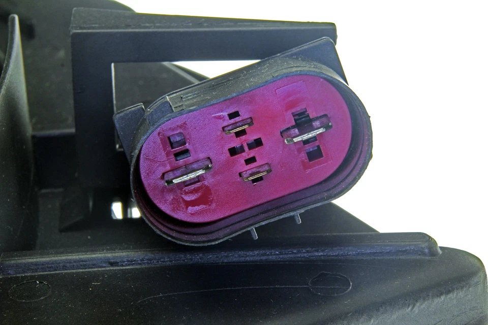 Conjunto de ventilador de refrigeración del motor Volkswagen R32 2008 URO Foto 2 de 4