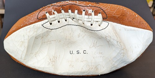 O. J. Simpson Signed B/W Photo (1985/86) + USC Team Signed Wilson Football - Picture 6 of 24