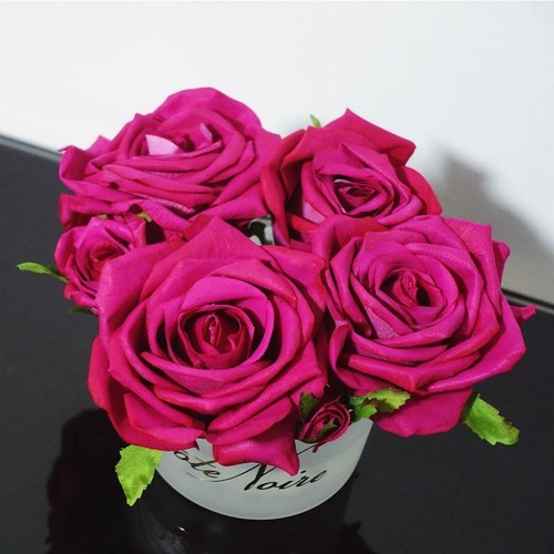 Côte Noire Perfumed Natural Touch 5 Roses in White Box- Carmine Red - Picture 2 of 3