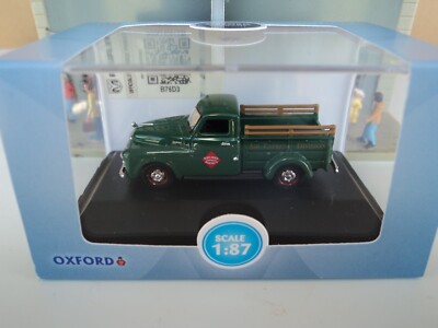 Oxford Diecast HO. 1948 Dodge B-1B pickup red