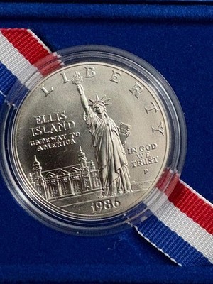 アメリカ合衆国リバティ 1986年 エリス島デザイン 1986 United States Liberty Ellis Island Silver Dollar Coin in Box