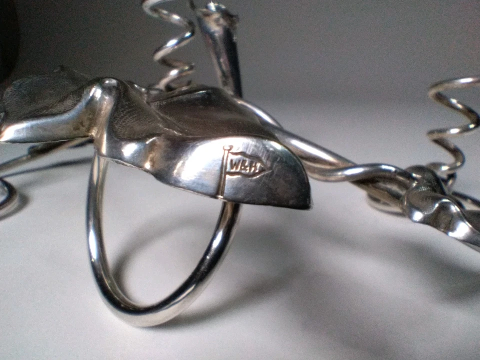 Portavelas Walker & Hall plateado Art Nouveau enredaderas hojas y lirios 9" Foto 2 de 4