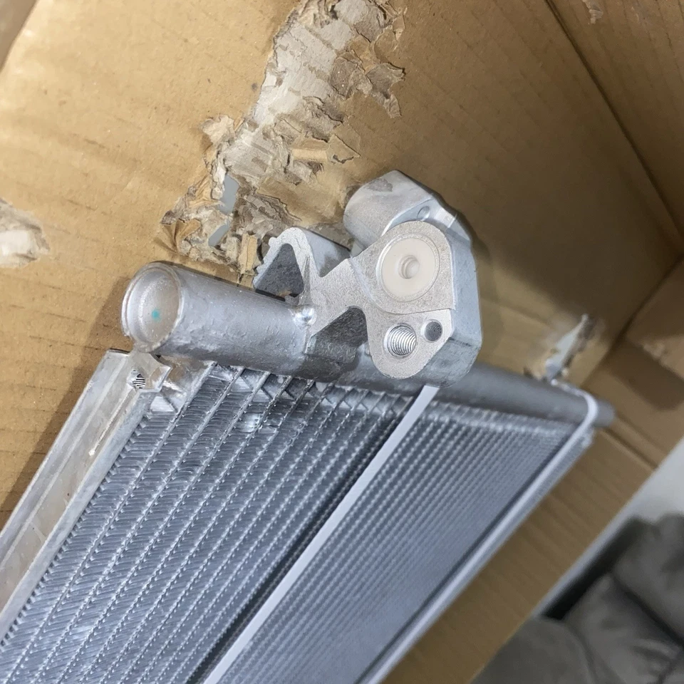 Condensador A-C Premium compatible con BMW Serie 7 750i 2016-2019 Foto 4 de 4