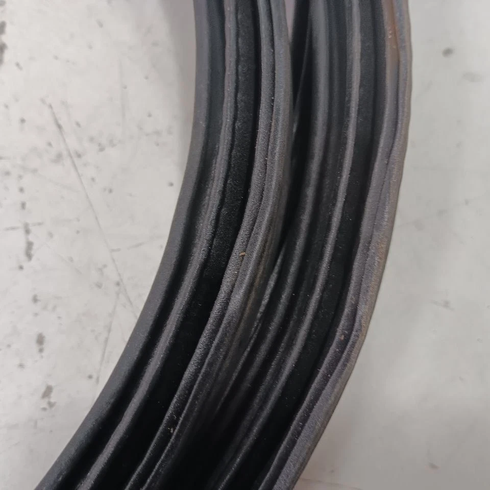 Резиновое уплотнение задней двери люка багажника Nissan LEAF 2013 2014 2015 2016 2017 - Изображение 3 из 4