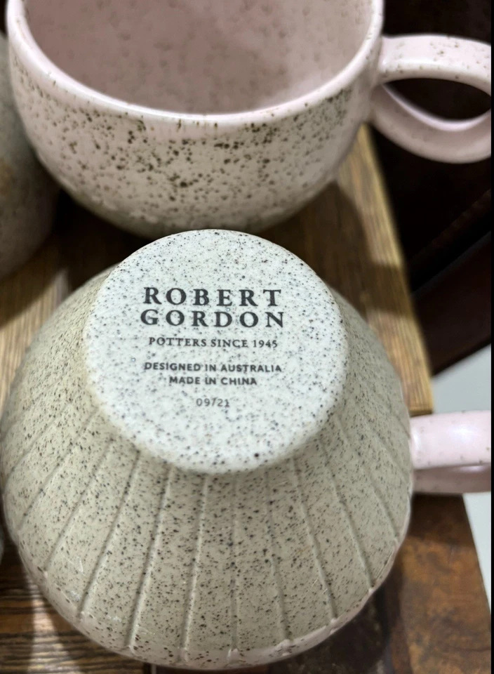 Robert Gordon mugs And bowls  - image 3 of 3