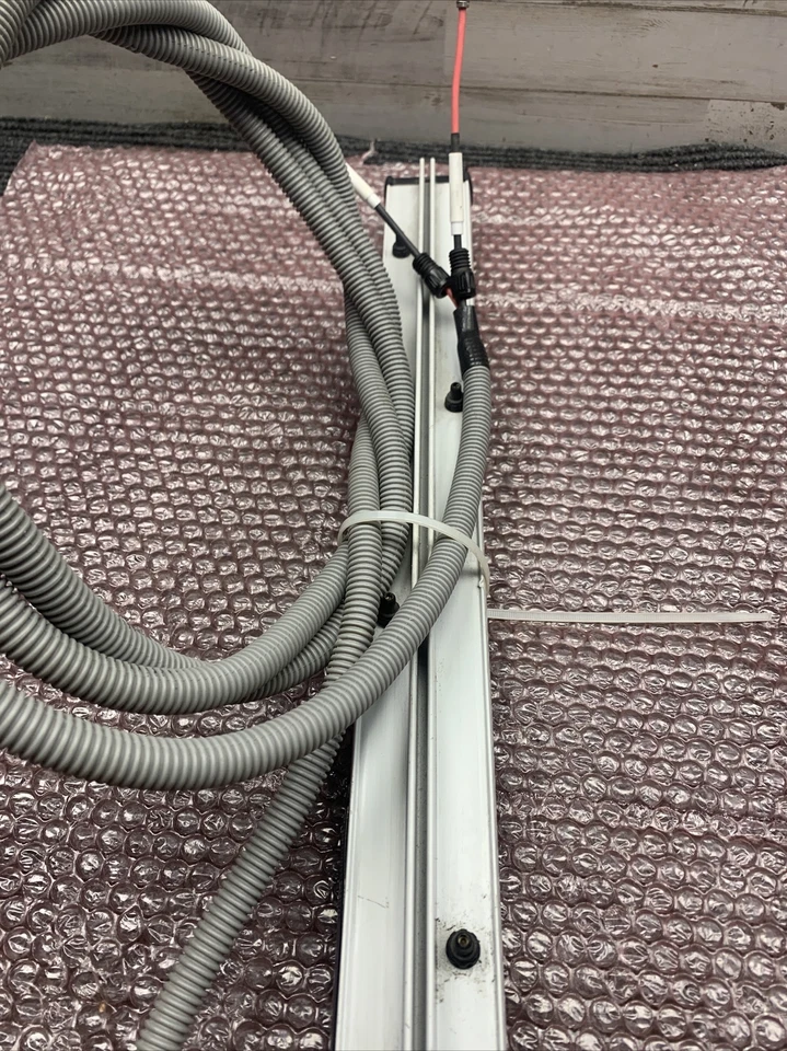 Barra antiestática IONSTORM Shockless Pulse-DC usada 300-DC-020S Foto 3 de 4