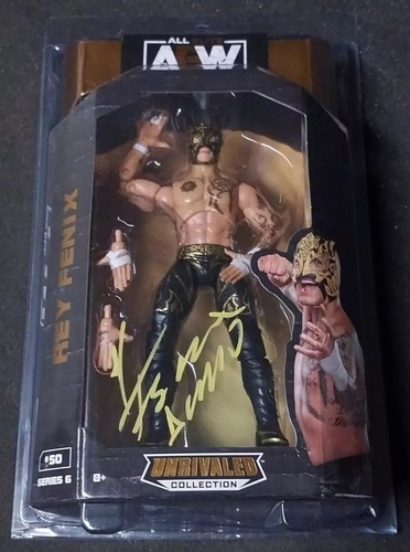 AEW Unrivaled REY FENIX Action Figure NEW SIGNED Official Autograph Series 5 #50 - Picture 2 of 3