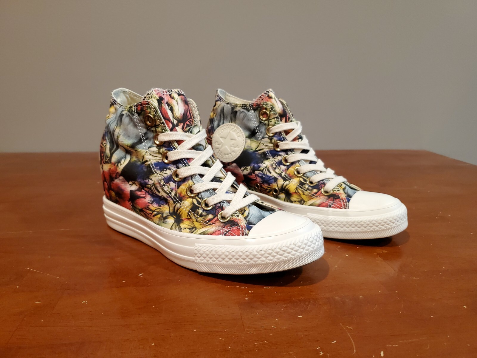 Converse Chuck Taylor All Star Lux Floral Wedge Sneakers Women Size 7.5-image