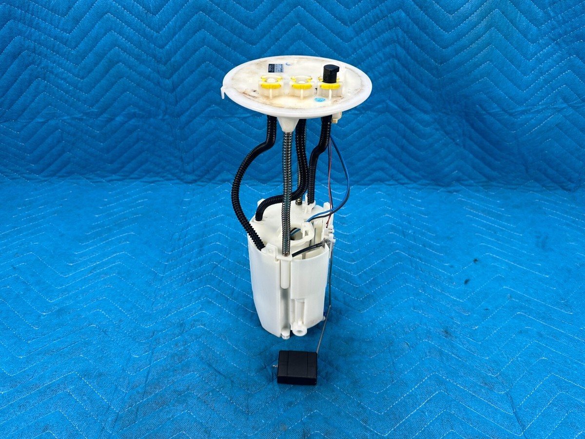Lexus LX570 Toyota Land Cruiser Fuel Pump Assembly 77020-60341
