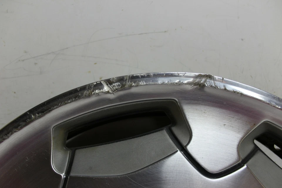 Tampas de cubo usadas OEM Mopar 14" tampas de roda 1985-1986 Chrysler LeBaron (3786) - Imagem 4 de 4