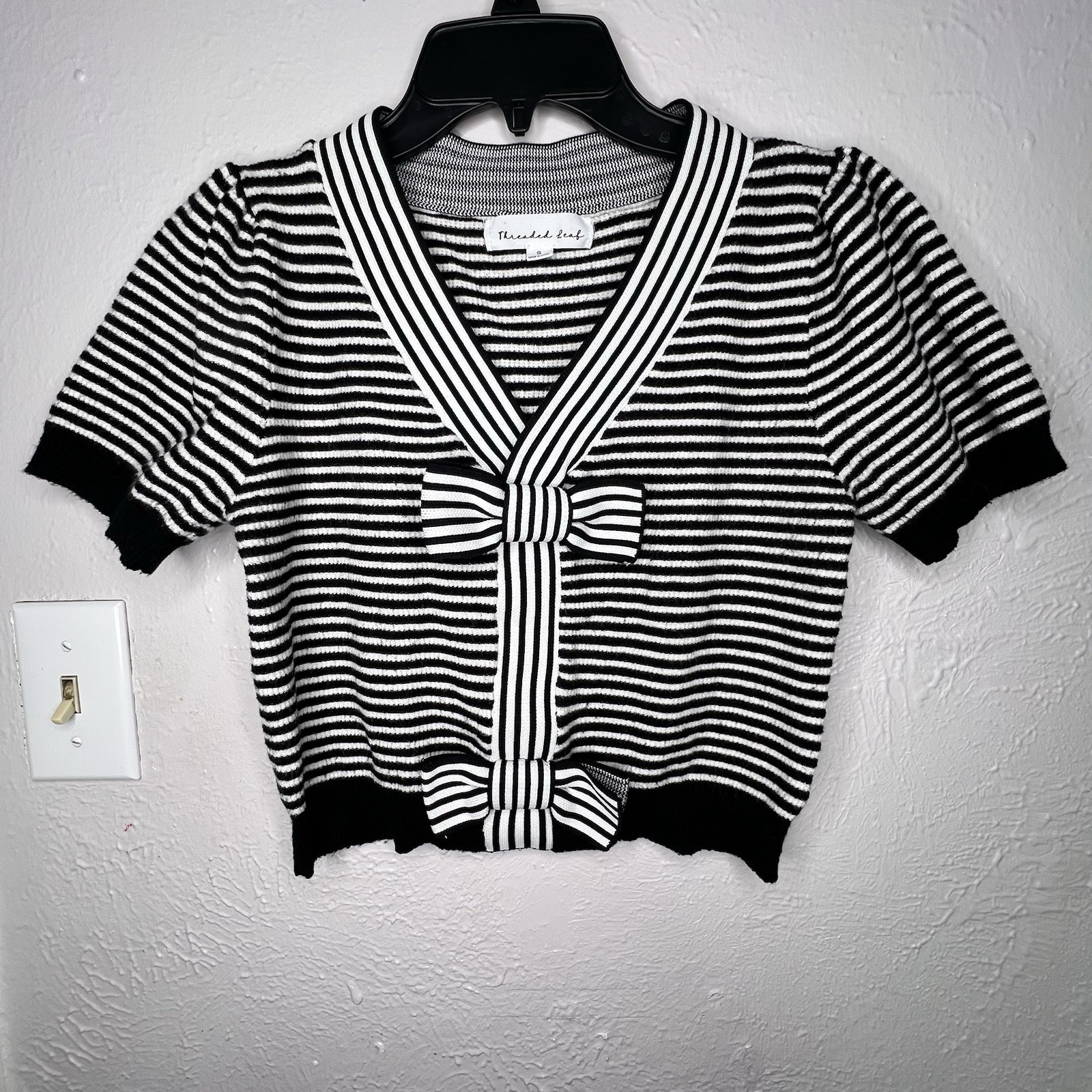 Threaded Leaf Striped Black/White Knit V-Neckline… - image 2