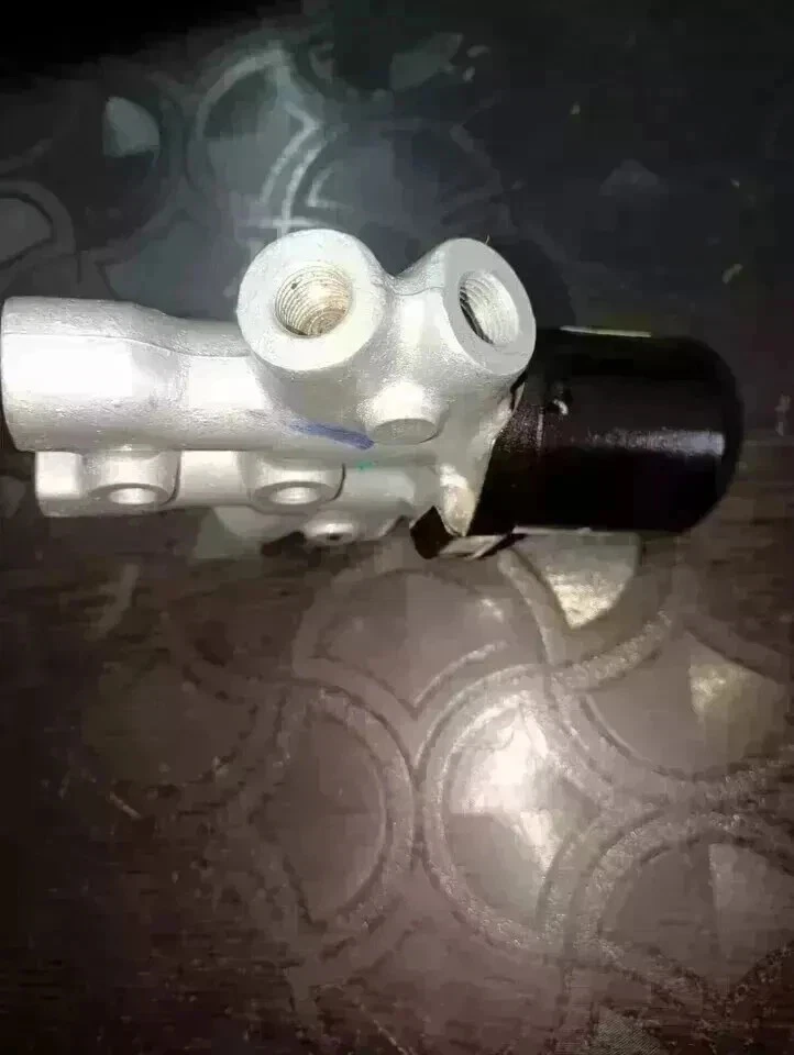 Brake Proportioning Valve Bosch For Suzuki - Genuine SUZUKI Part - Image 4 of 4