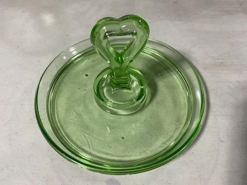 VTG Uranium Glass Trinket Candy Dish Tray With Heart Shaped Handle Glows