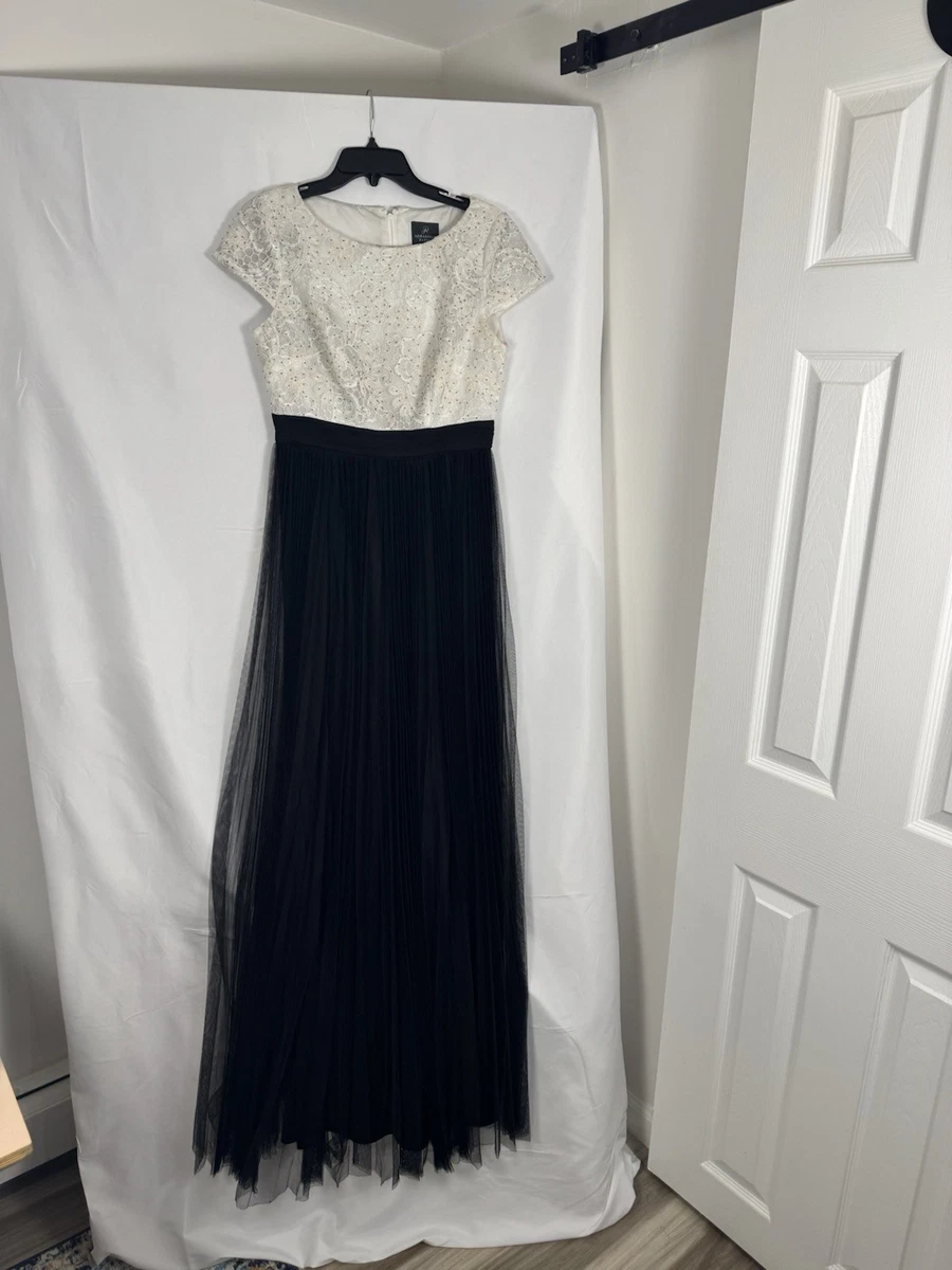 what to wear with black velvet dress Black Embellished Velvet Mini Dress main image 0
