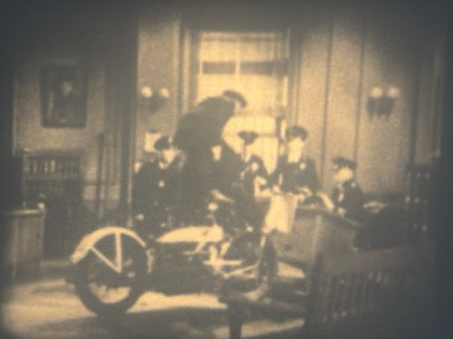 “Caught In The Act” (1936) 8mm Film, Andy Clyde, Jack The Kisser, Mistaken ID - Picture 18 of 24