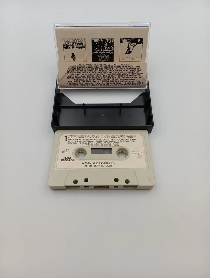 1977 JERRY JEFF WALKER A MAN MUST CARRY ON CASSETTE MCA RARE! T1748 Foto 3 de 4