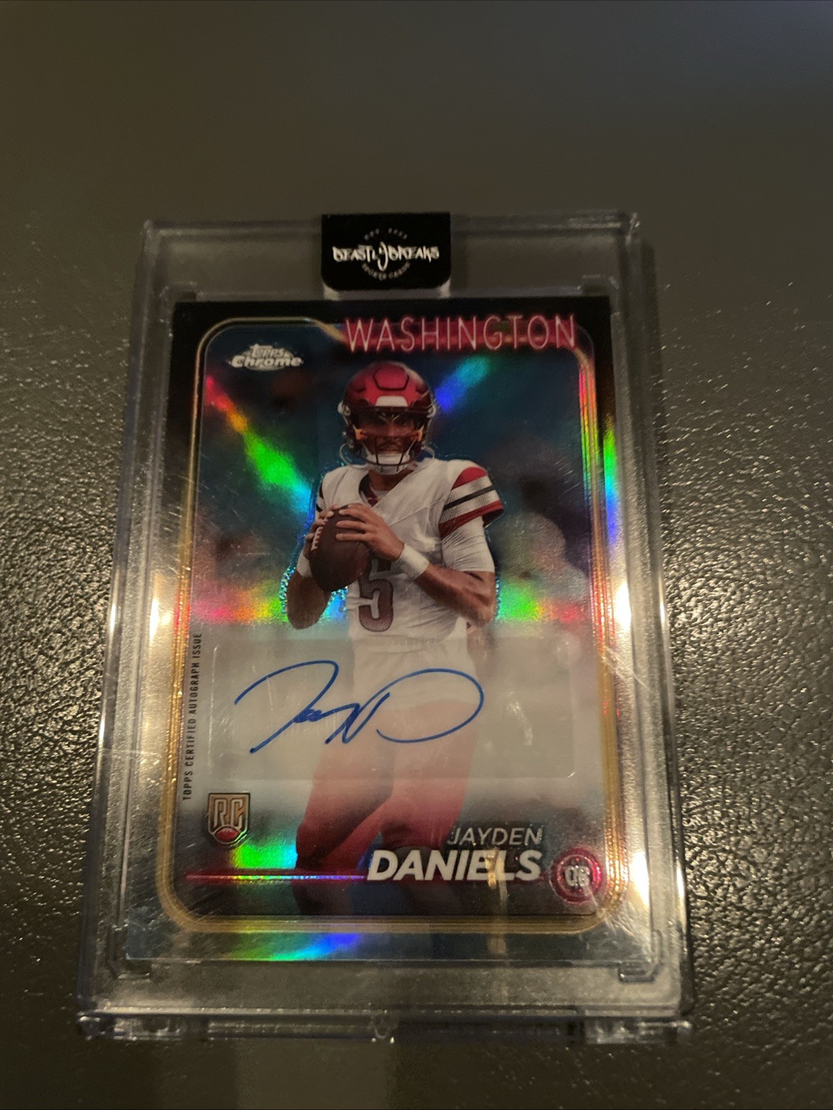 2024 Topps Chrome Jayden Daniels Rookie Autograph Variation SP RA-JDA Commanders