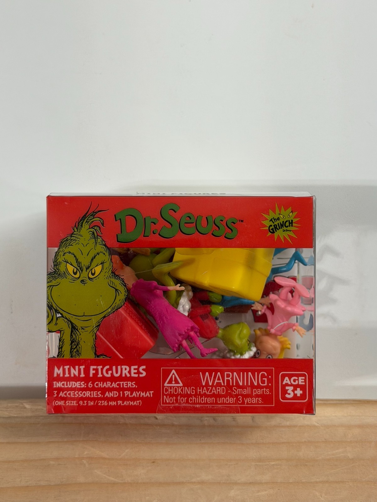 Culture Fly The Grinch Dr. Seuss CritterCrate 6 Mini Figures Sled 2 Gifts W/ Mat