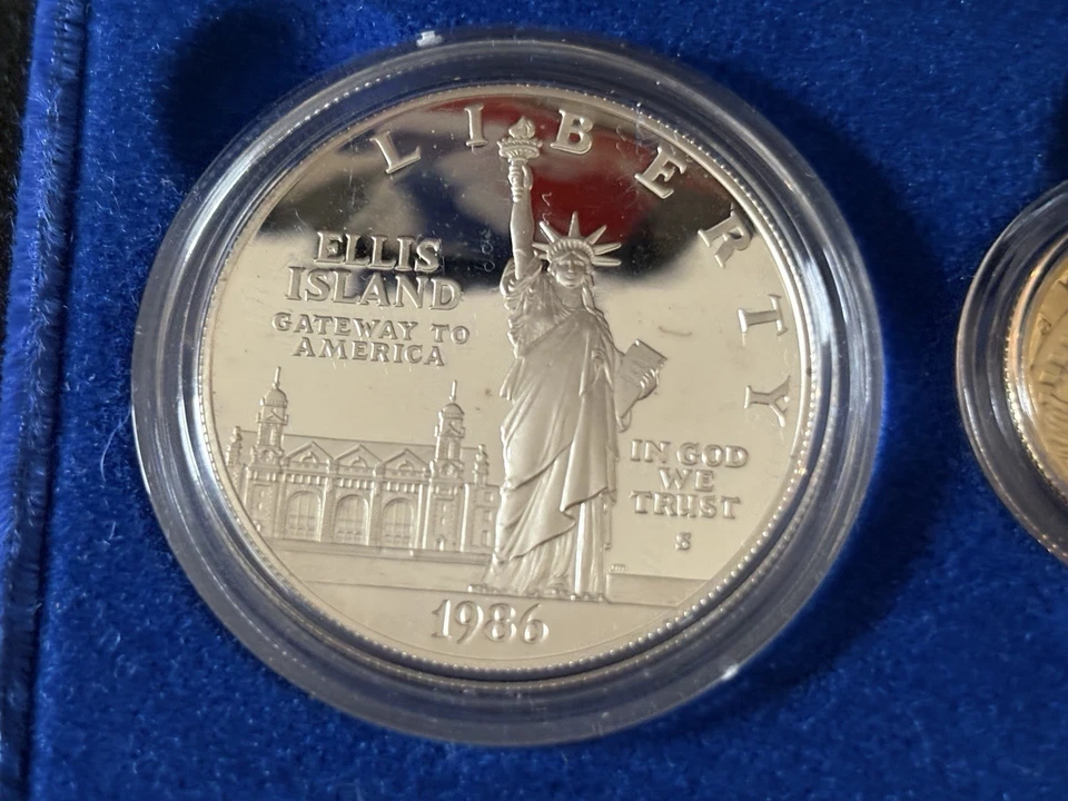 GOLD COIN United States Liberty Coins 1886 - 1986 3 Coin Proof Set w/ Case & COA - Image 3 of 4