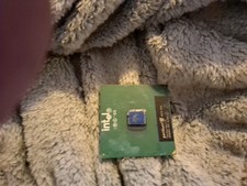 Intel Pentium III 800MHz SL3Y2 800EB/256/133/1.65V Cache 256KB CPU
